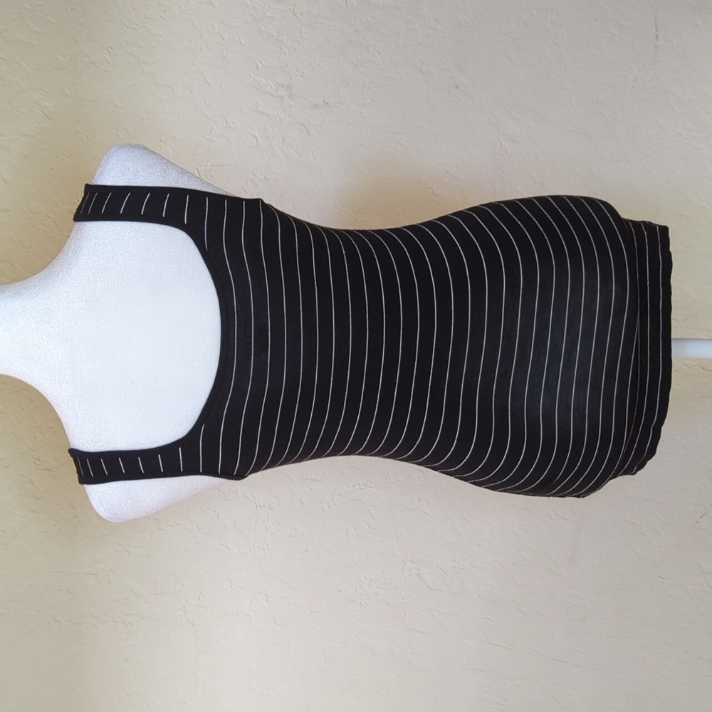 3/$20🌟 Halogen Black/White Mini Stripe Striped Favorite Tank Top Size XS - Picture 6 of 10